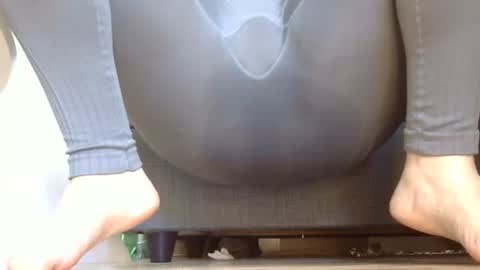 wet_pants2022 online show from October 2025 11:29:01 AM