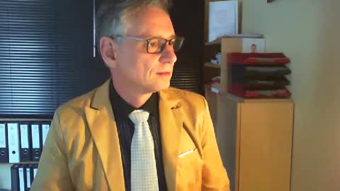 Franz online show from February 2025 02:44:02 PM