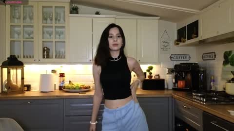 Victoria Maria online show from January 2025 04:40:01 PM