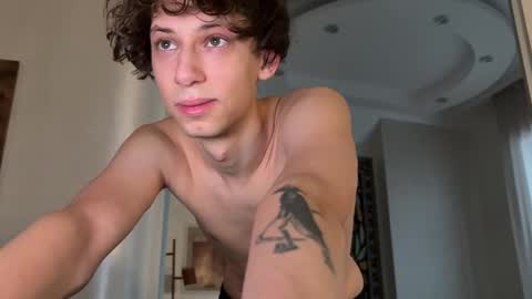 Mia  Please help me to reach 100 thumps up online show from November 2025 08:04:01 AM