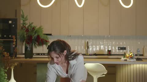 Naomi online show from December 2025 02:16:01 AM