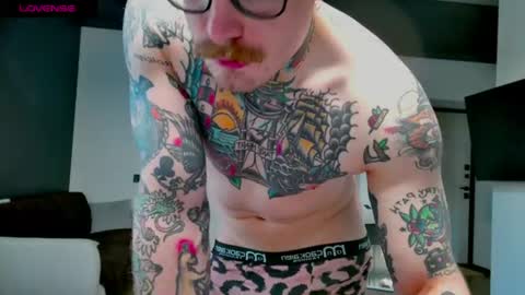 Snapshot of white_king999 chatting on June 2026 02:43:02 AM Max online show from June 2026 02:43:02 AM
