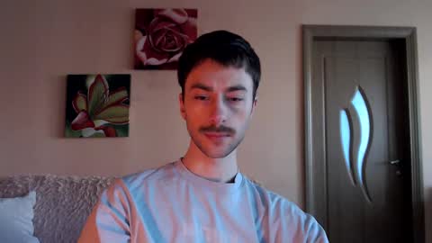 Snapshot of white_sport chatting on December 2025 11:58:02 AM Tom online show from December 2025 11:58:02 AM