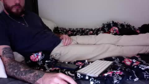 whitebubblebutt44 online show from February 2026 04:44:02 PM