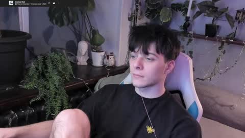 Gus online show from December 2024 06:25:01 PM