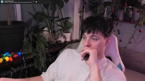 Gus online show from December 2024 08:07:01 PM