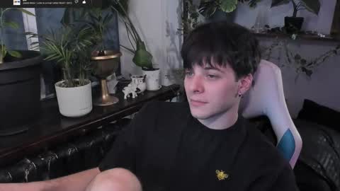 Gus online show from February 2025 09:39:01 PM