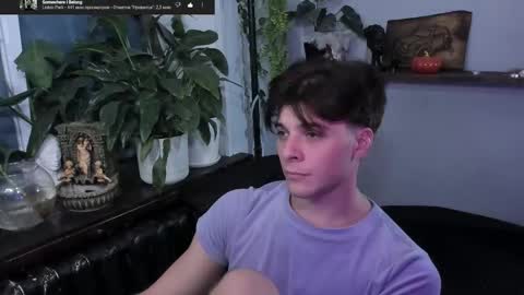 Gus online show from October 2025 07:59:01 PM