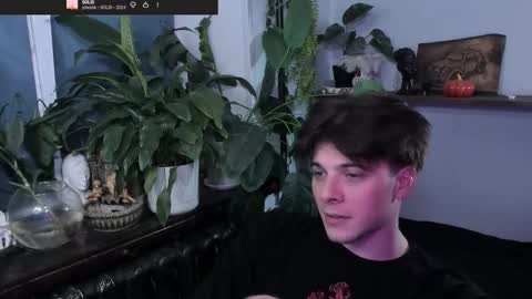 Gus online show from October 2025 11:07:01 PM