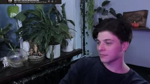 Gus online show from November 2025 08:52:01 PM