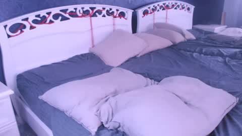 Nyx online show from April 2026 01:00:01 AM