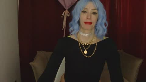 White Queen online show from February 2025 11:23:01 AM