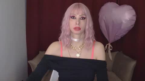 White Queen online show from February 2025 04:37:01 PM