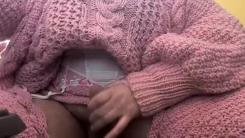 whitesweater online show from December 2024 09:56:01 AM