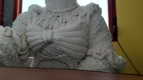 whitesweater online show from September 2025 06:07:02 AM