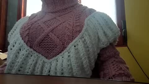 Snapshot of whitesweater chatting on December 2025 06:51:01 AM whitesweater online show from December 2025 06:51:01 AM