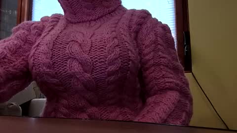 Snapshot of whitesweater chatting on December 2025 07:27:02 AM whitesweater online show from December 2025 07:27:02 AM