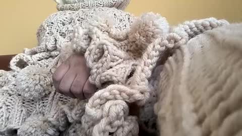 whitesweater online show from April 2026 06:55:02 AM