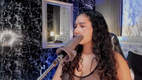 Whitney  online show from September 2025 10:09:01 PM