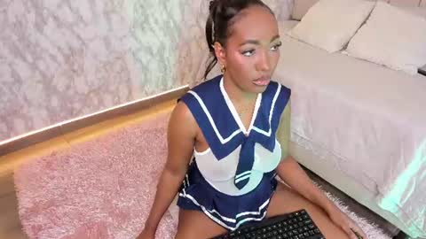 Snapshot of whitneyyfox chatting on June 2026 07:35:02 AM whitneyyfox online show from June 2026 07:35:02 AM
