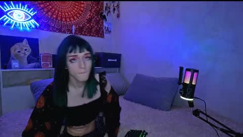 Snapshot of whoalexxa chatting on October 2025 10:16:02 AM Alexa online show from October 2025 10:16:02 AM