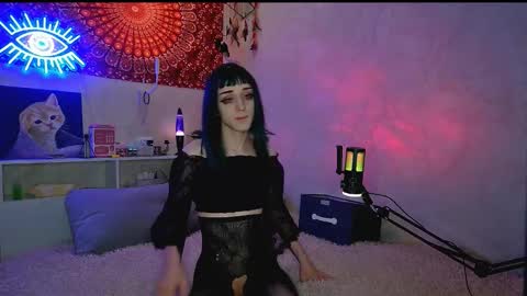 Snapshot of whoalexxa chatting on October 2025 03:11:02 PM Alexa online show from October 2025 03:11:02 PM