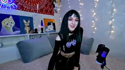 Snapshot of whoalexxa chatting on November 2025 12:19:02 PM Alexa online show from November 2025 12:19:02 PM