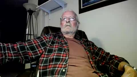 whofcares2 online show from May 2026 01:23:01 AM