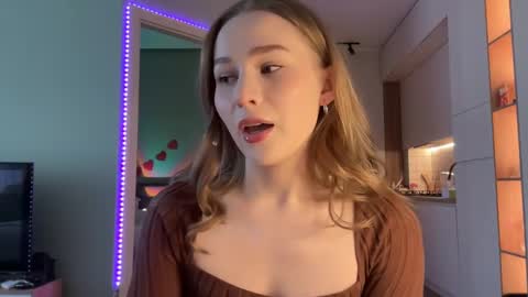 Alisa online show from December 2024 07:35:01 AM