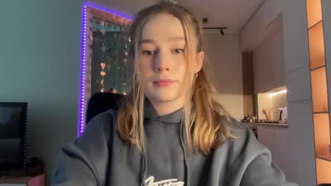 Alisa online show from February 2025 06:54:01 AM