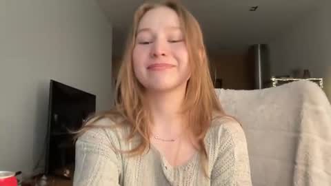Snapshot of whoisalisa chatting on June 2026 07:25:01 AM Alisa online show from June 2026 07:25:01 AM