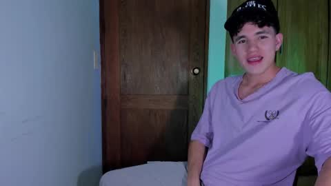 whos_he online show from December 2025 12:40:02 AM