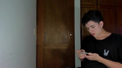 whos_he online show from January 2026 08:32:02 PM