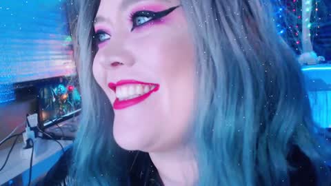 Laura  online show from January 2025 04:18:01 AM