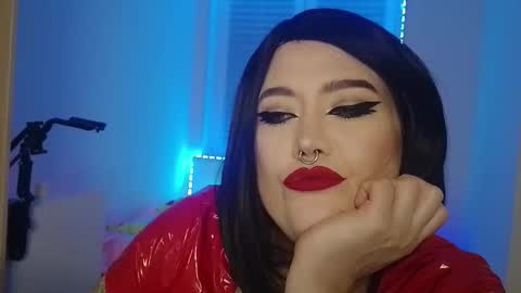 Laura  online show from November 2025 09:35:01 PM