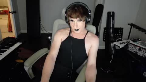Snapshot of wienerlady chatting on June 2026 02:48:01 AM Countess of Hotdogs online show from June 2026 02:48:01 AM