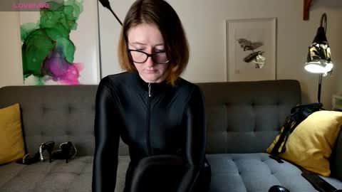 wild_peony online show from September 2025 05:12:02 PM