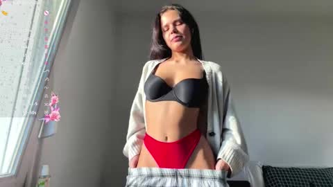 Mia online show from February 2026 03:04:01 PM