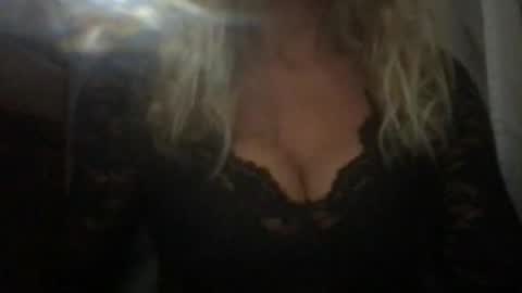 Snapshot of wildandjung chatting on July 2026 11:40:01 PM Liesbeth online show from July 2026 11:40:01 PM