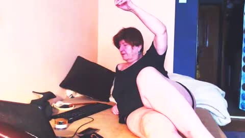 Snapshot of wildredcat chatting on February 2025 10:38:02 AM WildRedCat online show from February 2025 10:38:02 AM