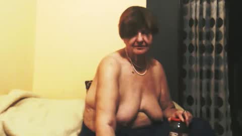 Snapshot of wildredcat chatting on October 2025 09:26:02 PM WildRedCat online show from October 2025 09:26:02 PM