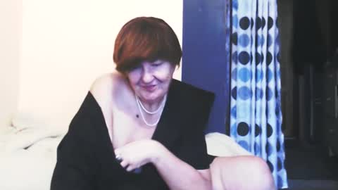 Snapshot of wildredcat chatting on October 2025 11:32:02 AM WildRedCat online show from October 2025 11:32:02 AM