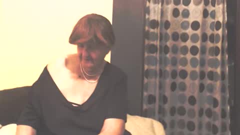 Snapshot of wildredcat chatting on November 2025 08:41:02 PM WildRedCat online show from November 2025 08:41:02 PM