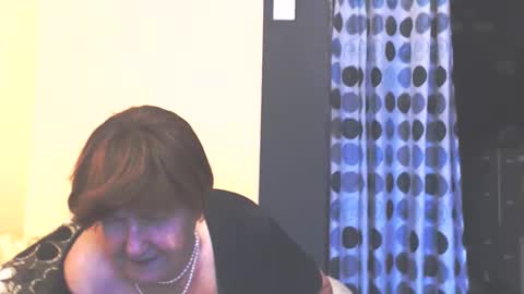 Snapshot of wildredcat chatting on November 2025 01:43:01 PM WildRedCat online show from November 2025 01:43:01 PM