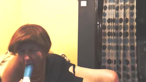 Snapshot of wildredcat chatting on November 2025 09:15:01 PM WildRedCat online show from November 2025 09:15:01 PM