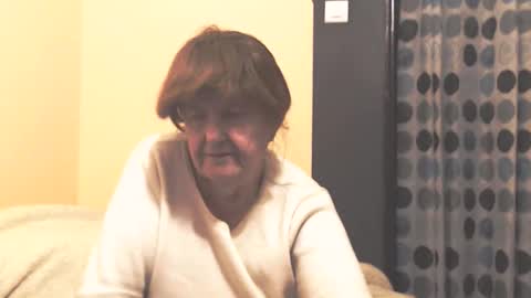 WildRedCat online show from December 2025 10:05:01 PM