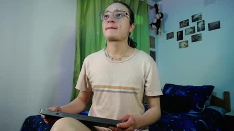 Snapshot of willmonkey chatting on October 2025 02:39:02 AM willmonkey online show from October 2025 02:39:02 AM