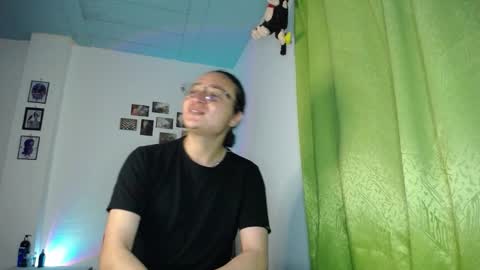 Snapshot of willmonkey chatting on November 2025 03:20:02 AM willmonkey online show from November 2025 03:20:02 AM