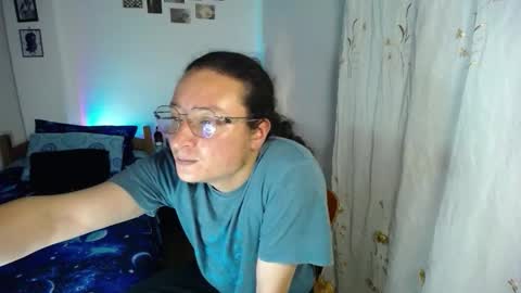 Snapshot of willmonkey chatting on December 2025 04:19:01 AM willmonkey online show from December 2025 04:19:01 AM