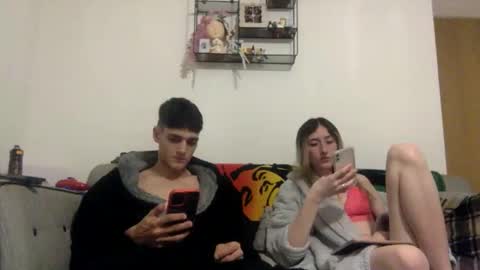 willy_est_95 online show from April 2026 12:12:01 AM